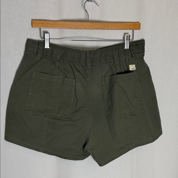 Vuori Vintage Ripstop Utility Short Size Large in Army Green Stretch Outdoor EUC - Picture 4 of 10